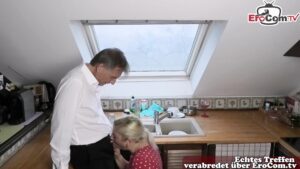 Dicke Blonde erfährt Lustvolle Momente in der Küche